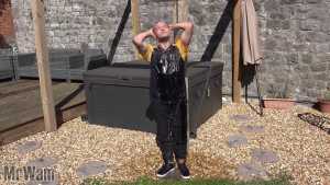 mr-wam-lorenzos-shower_3.jpg