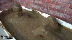 paddy-enjoys-a-mud-bath_17.jpg